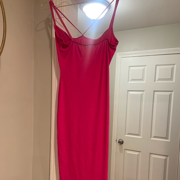 Sexy pink bodycon dress 😍 - Picture 2 of 2